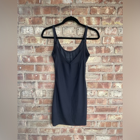 Assets Red Hot Label by Spanx Featherwight Firmers Open Bust Full Slip🖤 - Picture 2 of 11